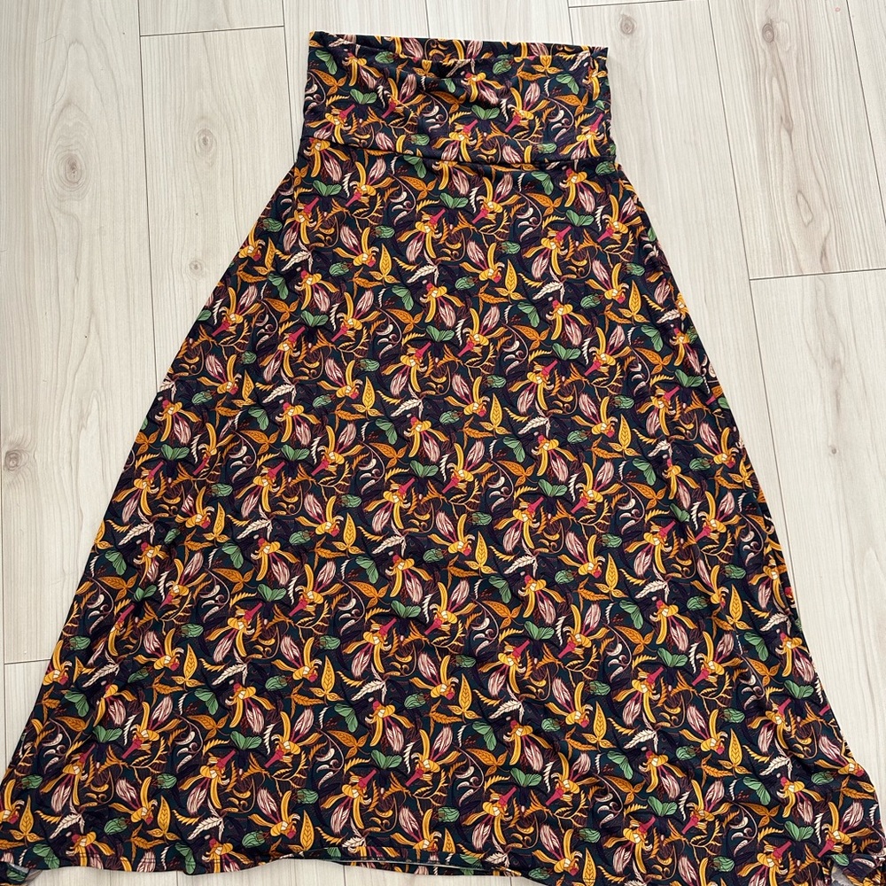 Women’s lularoe full length maxi skirt size medium